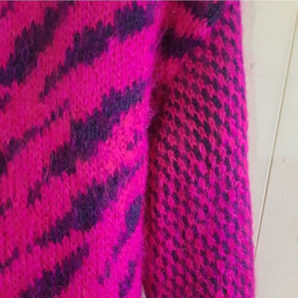 Dunail Irish mohair zebra bright pink cardigan - Picture 8 of 12